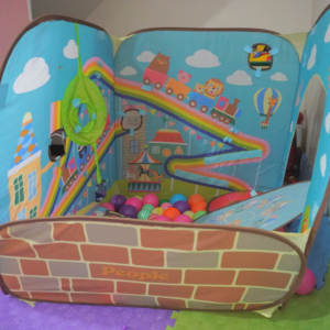 【内部】セブ島の託児所の様子 (14)